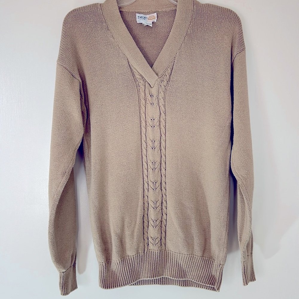 IZOD Club tan long sleeved v-neck cable sweater, size M